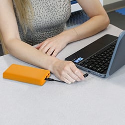 Plugging a power bank into a Chromebook