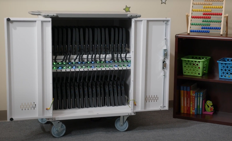 Elevate Max USB-C Charging Cart, In the Classroom